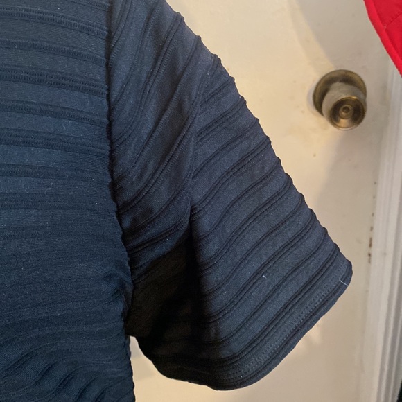 Lane Bryant Plus size 18/20 black short sleeve top with gathering at bottom - Picture 3 of 10